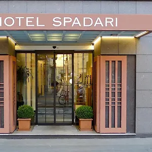 **** מלון Spadari Al Duomo איטליה