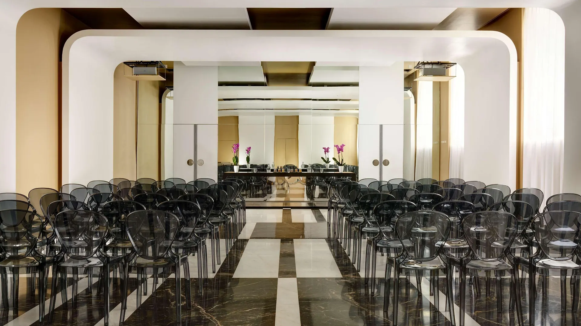 Palazzo Montemartini Rome, A Radisson Collection Hotel 5*, Rom