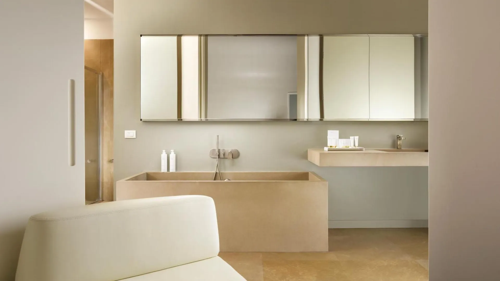 Palazzo Montemartini Rome, A Radisson Collection Hotel 5*, Rom Italien