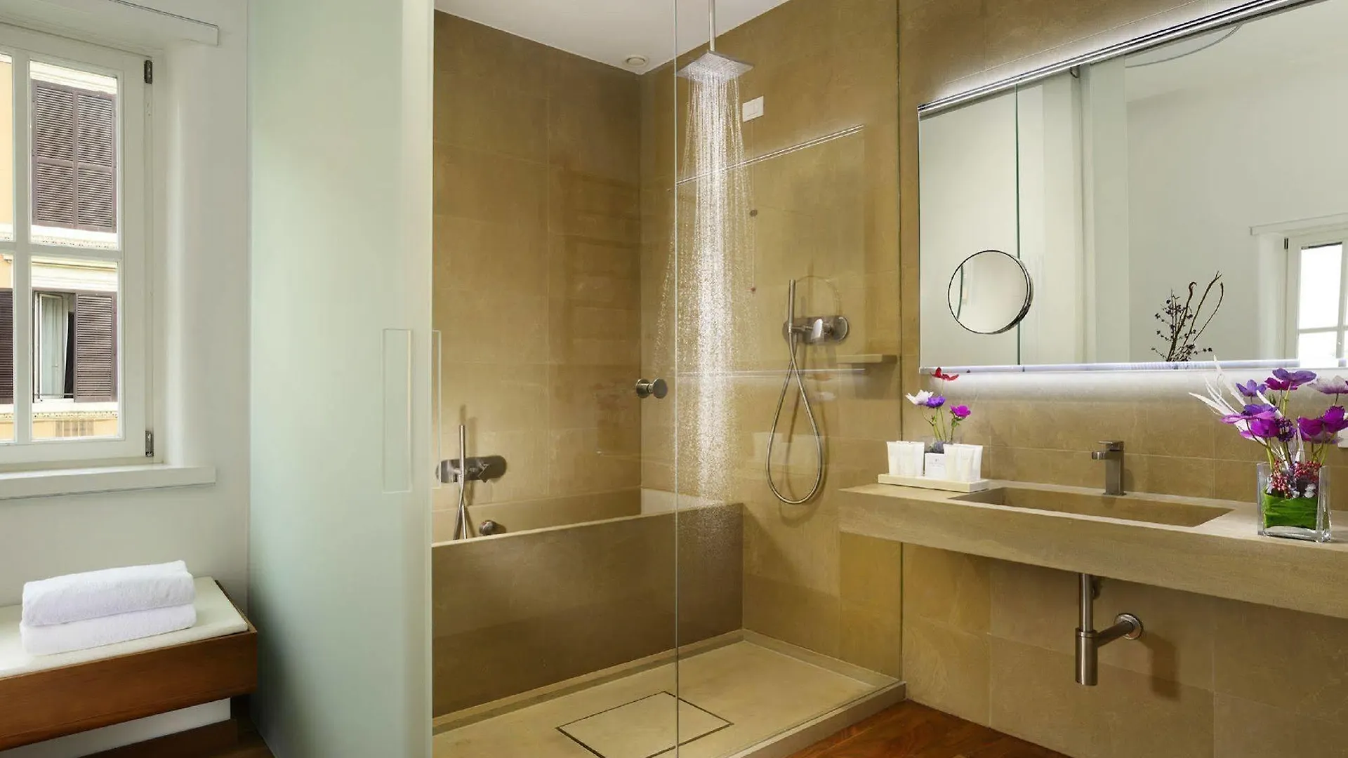 Palazzo Montemartini Rome, A Radisson Collection Hotel 5*, Rom