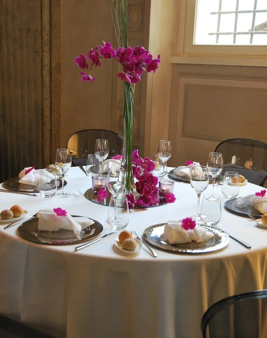 Palazzo Montemartini Rome, A Radisson Collection Hotel איטליה